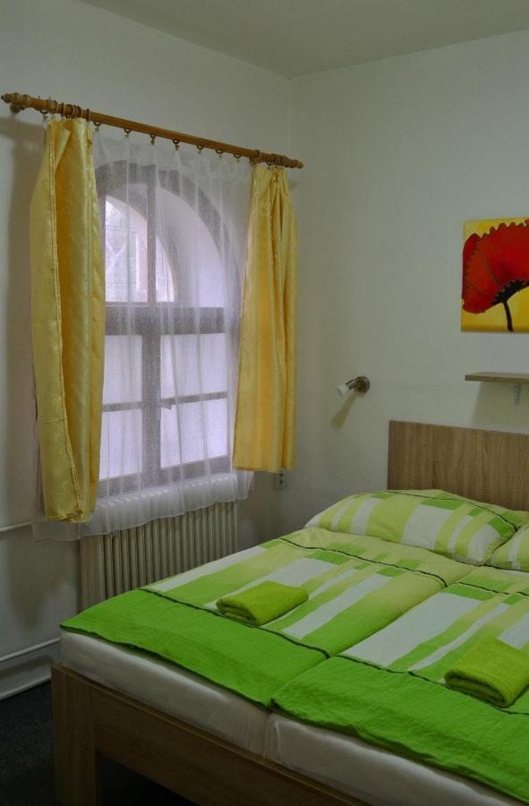 Hotel Decin Na Skrivance Εξωτερικό φωτογραφία