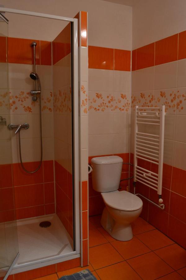 Hotel Decin Na Skrivance Εξωτερικό φωτογραφία