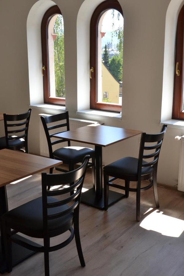 Hotel Decin Na Skrivance Εξωτερικό φωτογραφία