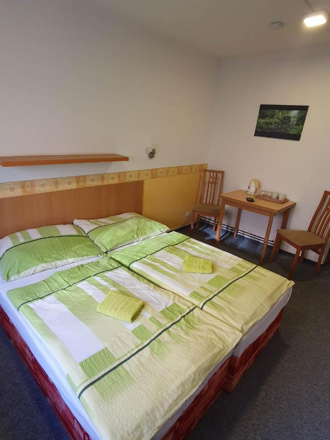 Hotel Decin Na Skrivance Εξωτερικό φωτογραφία