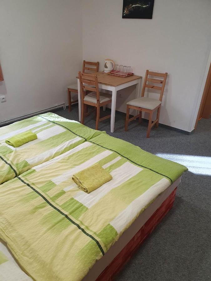 Hotel Decin Na Skrivance Εξωτερικό φωτογραφία