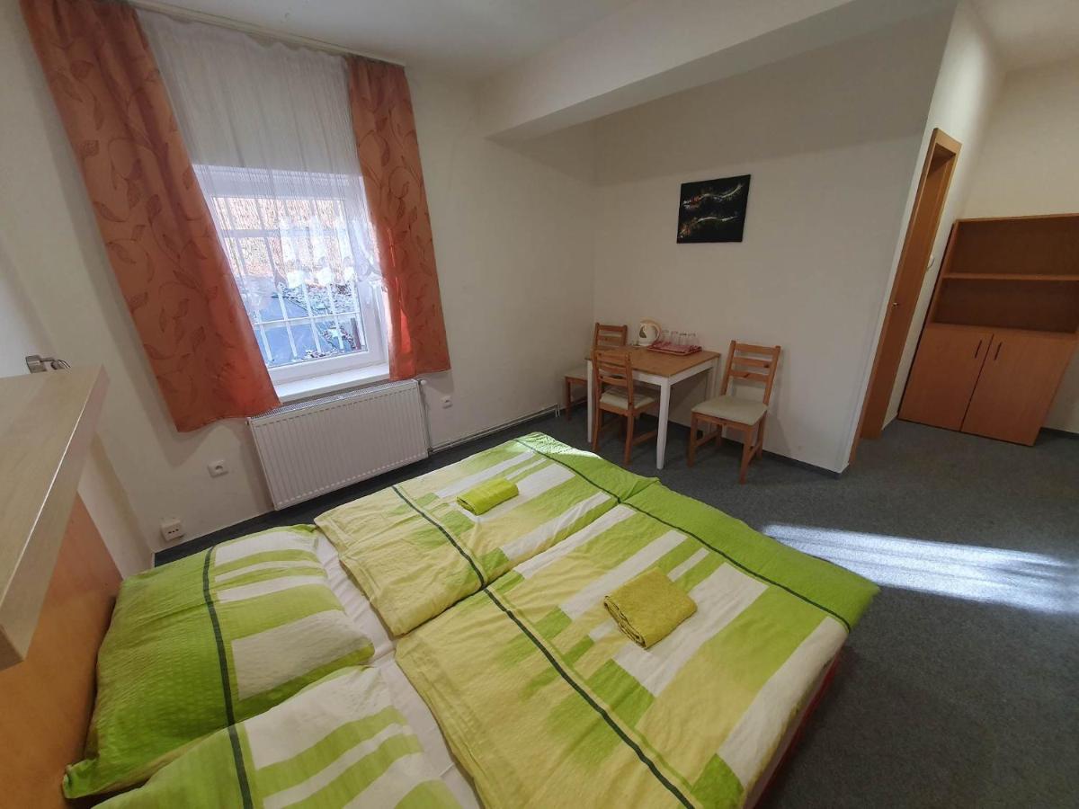 Hotel Decin Na Skrivance Εξωτερικό φωτογραφία
