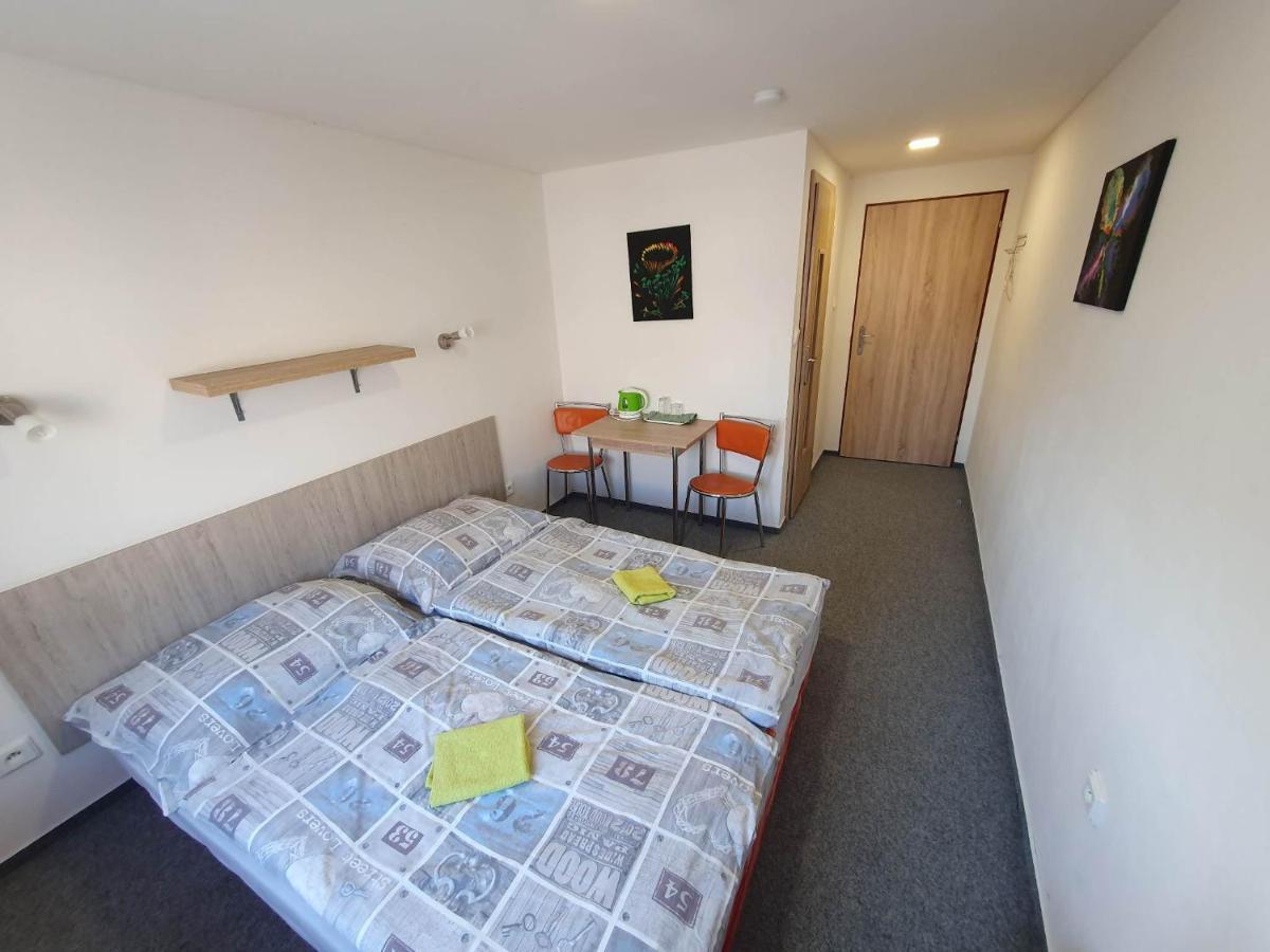 Hotel Decin Na Skrivance Εξωτερικό φωτογραφία