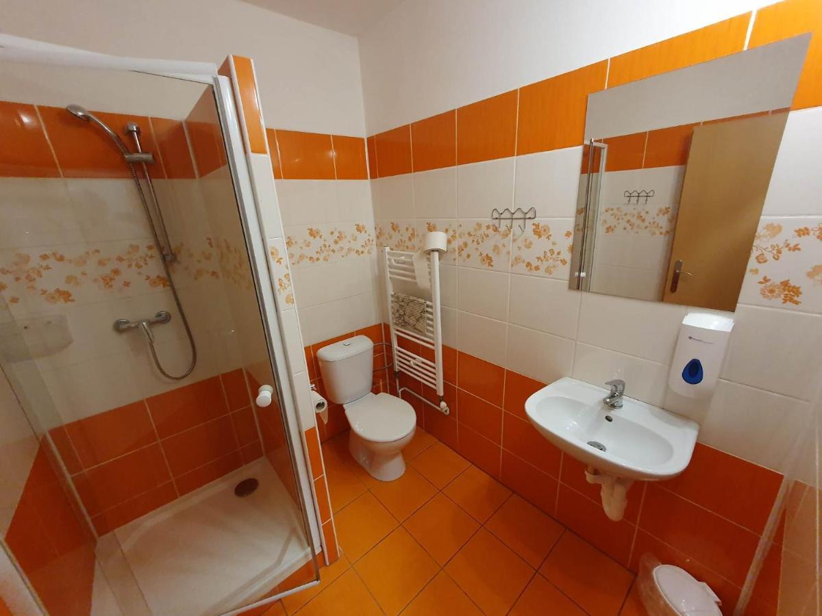 Hotel Decin Na Skrivance Εξωτερικό φωτογραφία