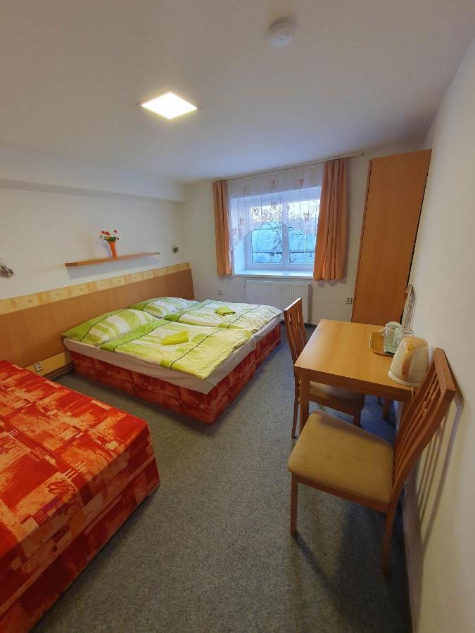 Hotel Decin Na Skrivance Εξωτερικό φωτογραφία