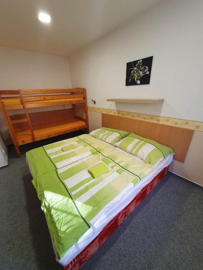 Hotel Decin Na Skrivance Εξωτερικό φωτογραφία
