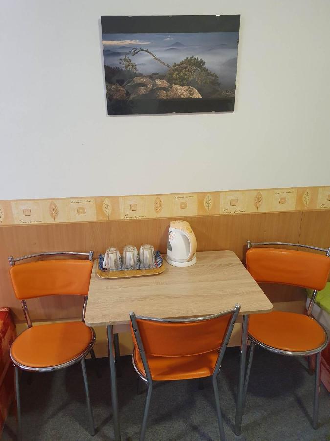 Hotel Decin Na Skrivance Εξωτερικό φωτογραφία